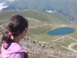 Zirvedeki Krater Gölleri İlgi Çekiyor