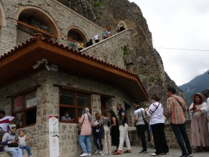 Sümela Manastırı’nı 3 Haftada Yaklaşık 30 Bin Kişi Ziyaret Etti