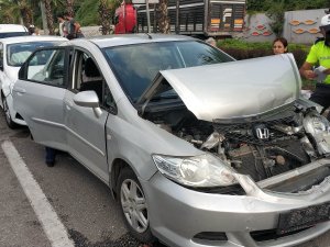 Samsun’da 4 Aracın Karıştığı Zincirleme Kazada 1 Polis Yaralandı