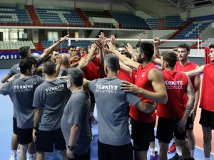 A Milli Erkek Voleybol Takımı, İ̇stanbul’da Kampa Girdi
