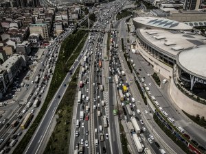İ̇stanbul’daki Araç Yoğunluğu Yüzde 7 Arttı