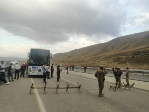 Van’da Sel Nedeniyle Araçlar Mahsur Kaldı