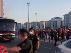 Galatasaray Stada Geldi