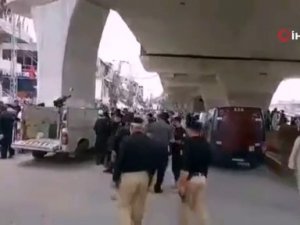Pakistan’da Polise El Bombalı Saldırı: 1 Ölü, 2 Yaralı