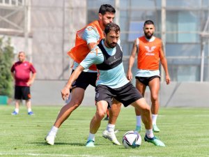Başakşehir’de Crivelli Kondisyoner Eşliğinde Çalıştı