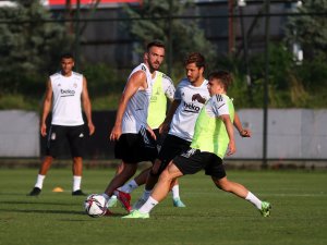 Yeni Transfer Rosier, Antrenmana Geldi