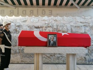 Eski Vali Coş, Memleketi Eğirdir’de Toprağa Verildi