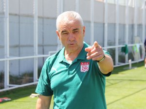 Rıza Çalımbay: “Hiçbir Rakipten Korkmuyorum”