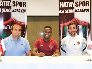 Sam Adekugbe Resmen Hatayspor’da