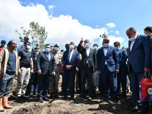 Bakan Yardımcısı İ̇nce: “Selden Etkilenen Kim Varsa Karış Karış Dolaşıp Hizmet Ediyoruz"