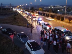 Türkiye’ye Yardıma Gelen Azerbaycanlı Ekibe Sevgi Seli
