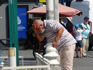 ’Eyyam-ı Bahur’ Sıcaklıkları Nedeniyle İ̇stanbul Kavruluyor