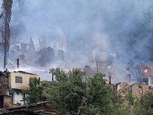 Artvin’in Yusufeli İlçesi Yüncüler Köyündeki Yangın Kontrol Altına Alındı