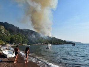 Marmaris’te Tatil Ve Yangın Bir Arada