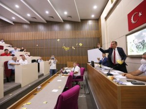 Bolu Belediye Meclisinde Yabancılara Su Zammı Gerginliği