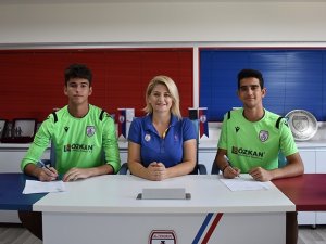 Altınordu’da 2 Genç Kaleci Profesyonel Oldu