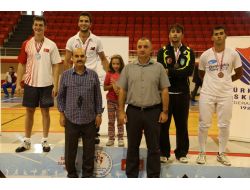 Büyükler Kılıç Türkiye Şampiyonası Erkek Kılıç Müsabakalarıyla Başladı