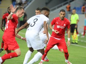 Uefa Avrupa Konferans Ligi: Dinamo Batumi: 0 - Sivasspor: 0 (İ̇lk Yarı)