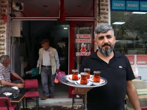 Bir Haftalık Kazancını Yangın Bölgesine Yollayacak