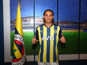 Fenerbahçe’den 17 Yaşındaki Emir’e 3 Yıllık Sözleşme