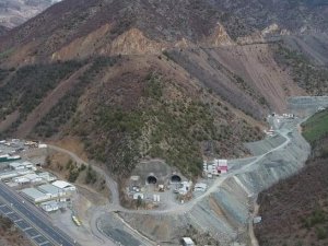 Türkiye’nin Ve Avrupa’nın En Büyük Çift Tüp Karayolu Tünelinin Yüzde 91’i Tamamlandı