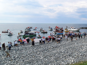Rize'de "Deniz Kafesli Balık Çiftliği Projesi" Protestosu