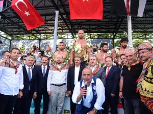 Kurtdere’de Başpehlivan Ali Gürbüz Oldu