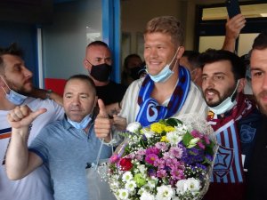 Trabzonspor’un Yeni Transferi Cornelius’a Coşkulu Karşılama