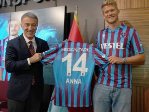 Trabzonspor’dan Cornelius Ve Dorukhan Tökez’e İmza Töreni