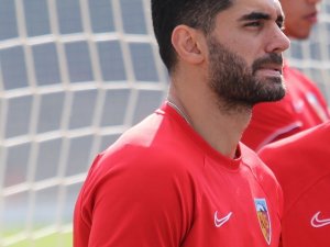 Kayserispor, Ali Karimi’yi Açıkladı