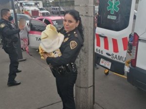 Mexico City’de Takside Sancısı Tutan Hamile Kadına Polis Doğum Yaptırdı