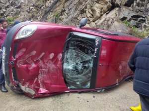 Kürtün’de Trafik Kazası: 2 Yaralı
