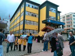 Rize'de Okullar S.O.S. Veriyor