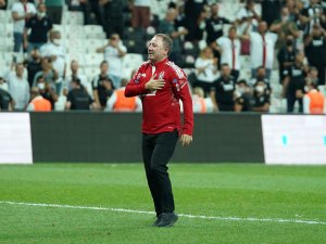 Sergen Yalçın Soyunma Odasından Döndü