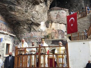 Patrik Bartholomeos: “Pandemiden, Sel Ve Yangınlardan Zarar Görenlerin İyileşmesi İçin Şifa Diledik”