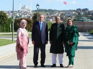 Cumhurbaşkanı Erdoğan, Pakistan Cumhurbaşkanı Alvi İle Görüştü