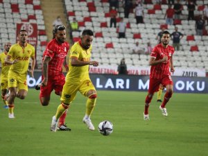 Süper Lig: Ft Antalyaspor: 1 - Göztepe: 0 (İ̇lk Yarı)
