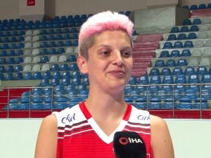 Ebrar Karakurt: "Finalde Sırbistan’a Karşı Oynayıp, Seyircileri Önünde Galip Gelmeyi Hedefliyoruz"