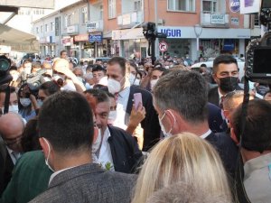 Akşener’in Bayburt Ziyaretinde Vatandaşlarla Partililer Arasında Arbede