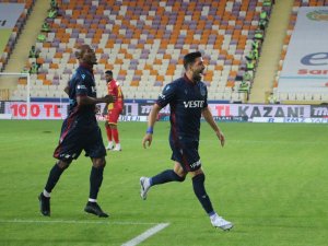Süper Lig: Yeni Malatyaspor: 0 - Trabzonspor: 2 (Maç Devam Ediyor)
