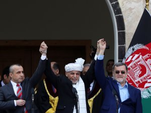 Gani’nin Yardımcısı Kendisini Afganistan’ın Geçici Cumhurbaşkanı İlan Etti