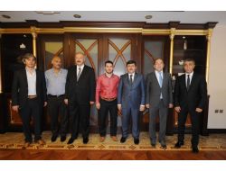 Dünya Güreş Şampiyonası'nda 3. Olan Selçuk Çebi Altınla Ödüllendirildi
