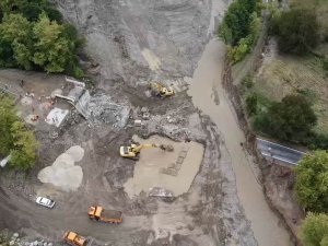 Selde Yıkılan Köprünün Yerine 36 Metrelik Panel Köprü İnşa Ediliyor