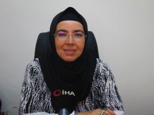 Türkiye’nin İlk Başörtülü Belediye Başkanı Fethiye Atlı Yaşadıklarını Anlatırken Gözyaşlarına Boğuldu