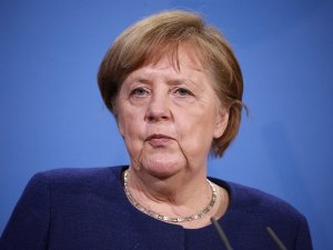 Putin’le Görüşmesi Sırasında Merkel’in Telefonu Çaldı