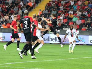 Süper Lig: Gaziantep Fk: 0 - Beşiktaş: 0 (İ̇lk Yarı)