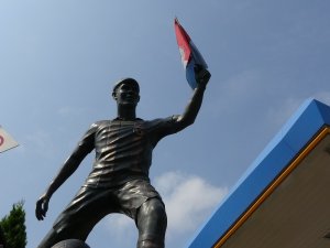 Trabzonsporlu Taraftarlar, Nwakaeme’nin Heykelini Yaptırdı