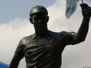 Trabzonsporlu Taraftarlar, Nwakaeme’nin Heykelini Yaptırdı