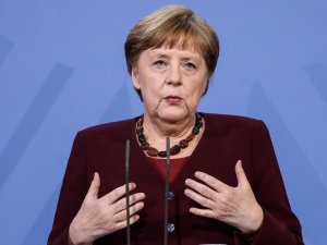 Merkel: “Afganistan’daki Kazanımların Korunması İçin Taliban İle Görüşmeler Devam Etmeli"