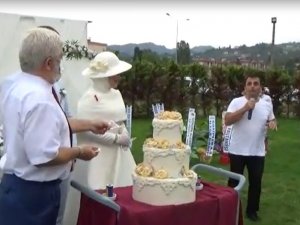 Düğünde Alkış Alan Hareket